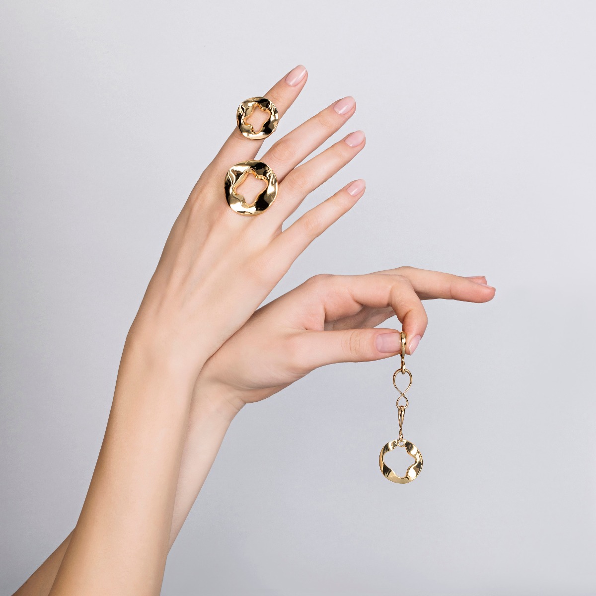 Antonini Anniversary100 collection ring and earring yellow gold 